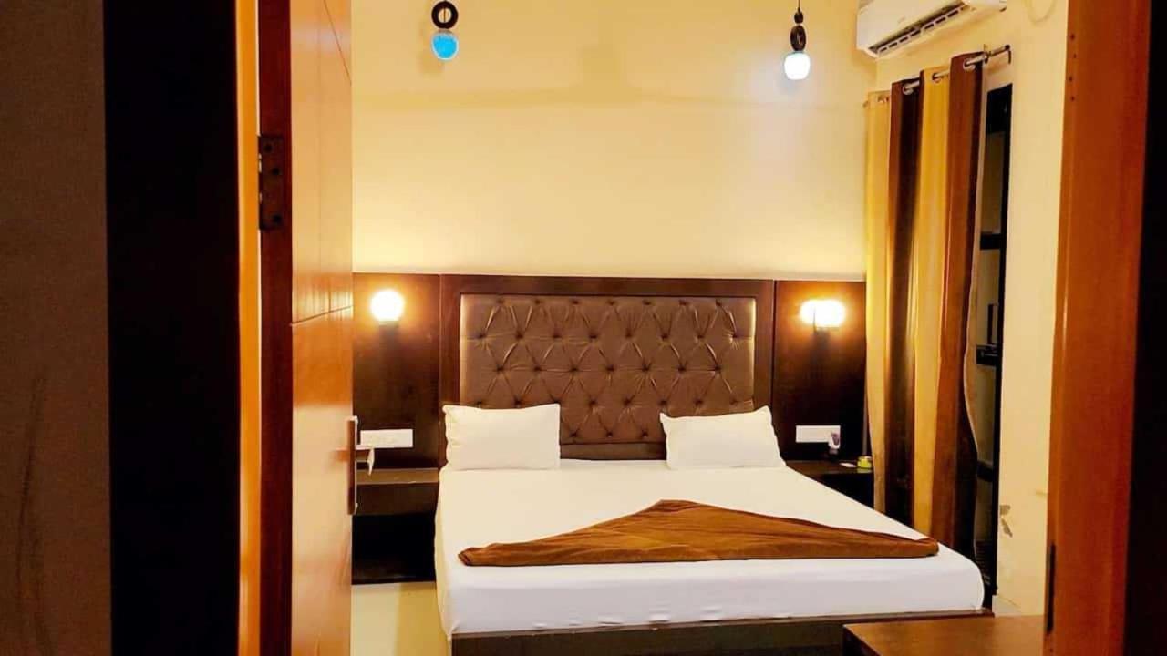 Hotel O The Miraj Szionipat Kültér fotó